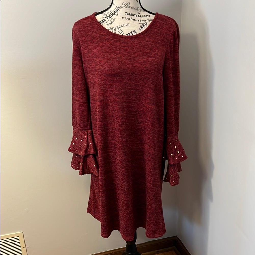 BURGUNDY KNIT DRESS WITH GOLD STUDS EMBELLISHED DOUBLE BELL SLEEVES. MEDIUM